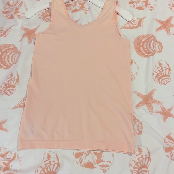 Tank size small new with out tags - Picture 2 of 3